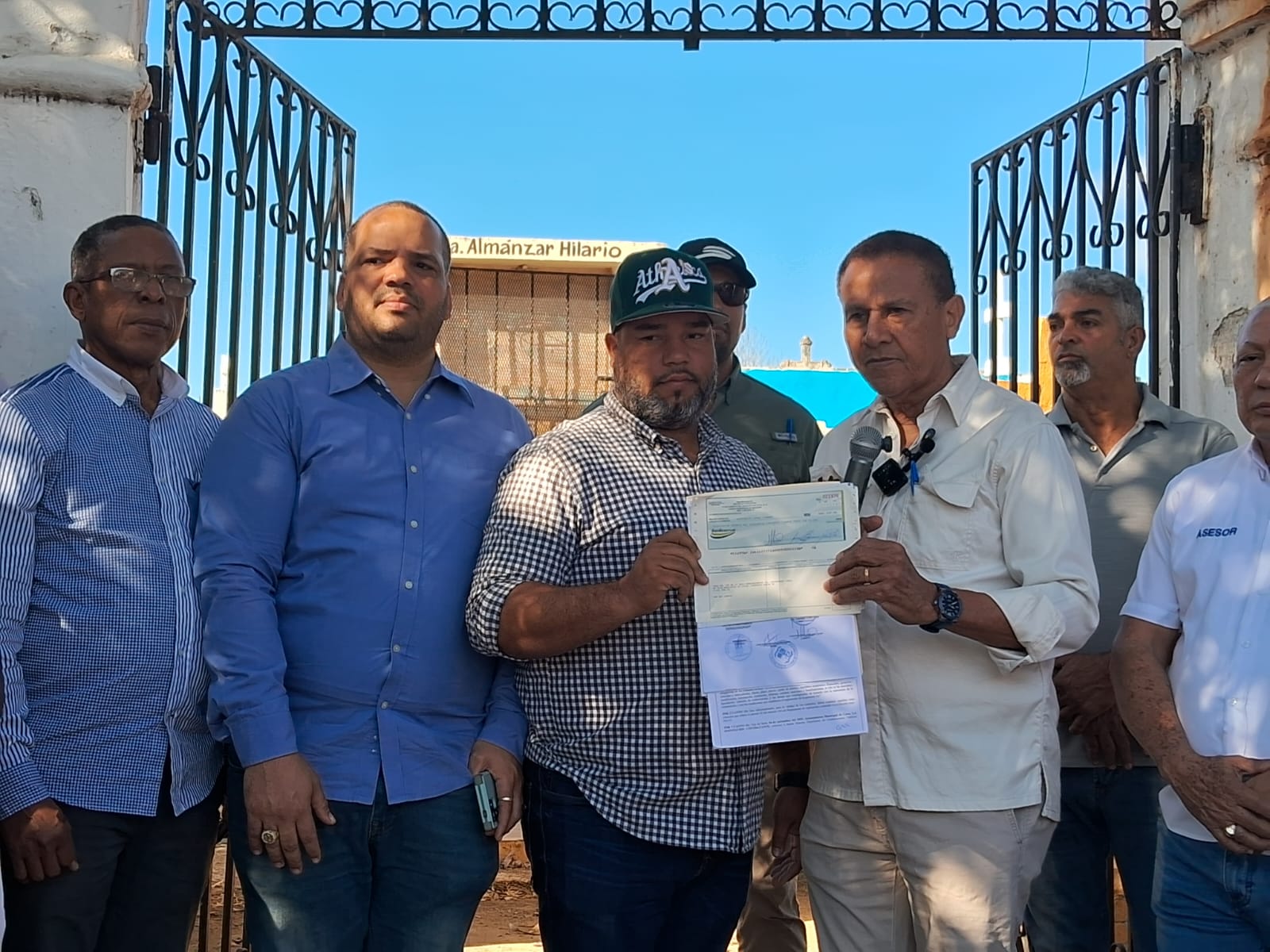 Alcaldía inicia remozamiento Cementerio Viejo Municipal de Cotuí.
